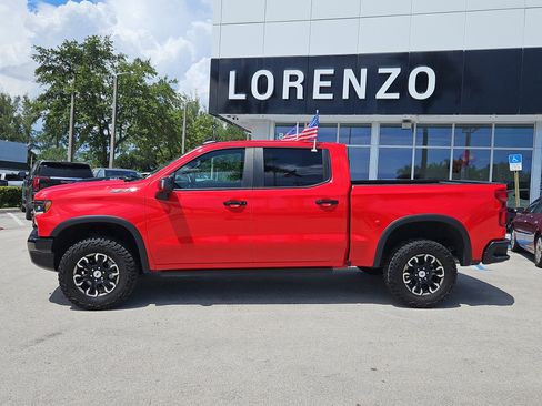 Used 2023 Chevrolet Silverado 1500 ZR2 w/ Technology Package image 8