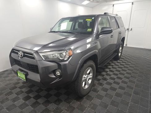 Used 2021 Toyota 4Runner SR5 AWD/4WD image 3