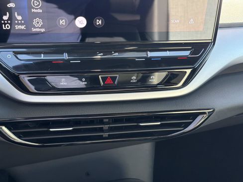 Certified 2023 Volkswagen ID.4 Pro RWD image 21