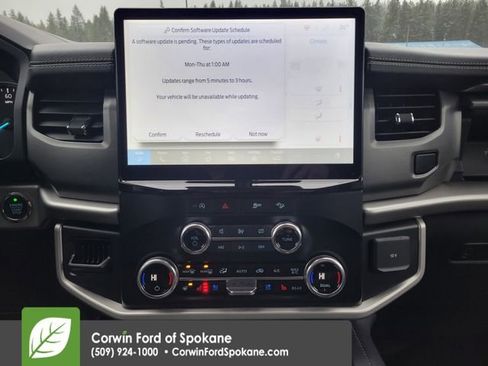 Used 2024 Ford Expedition XLT image 33