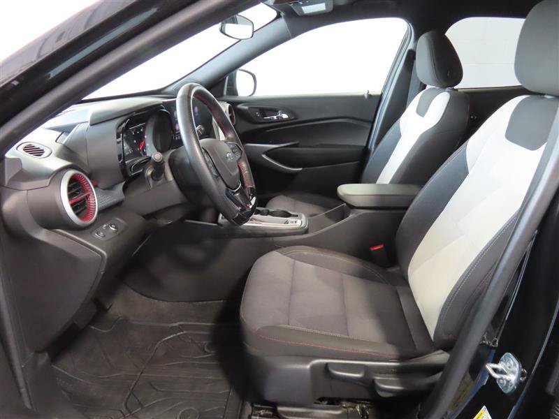 Used 2024 Chevrolet Trax RS FWD image 13