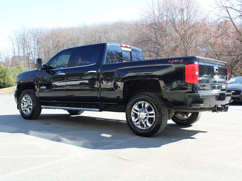 Used 2019 Chevrolet Silverado 2500 High Country w/ Duramax Plus Package image 4