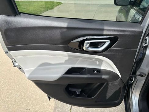 Used 2022 Jeep Compass Limited AWD/4WD image 19