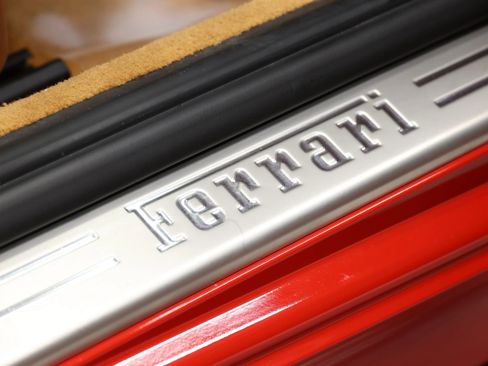 Used 2015 Ferrari California T image 79