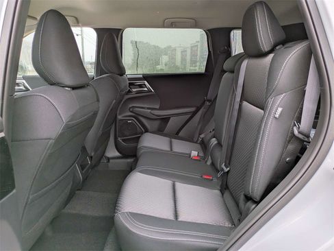 New 2026 Mitsubishi Outlander ES image 14