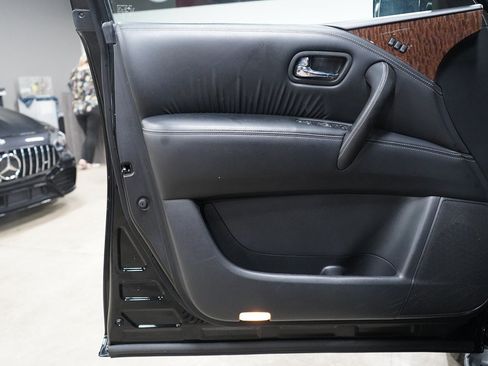 Used 2020 Nissan Armada Platinum RWD image 9