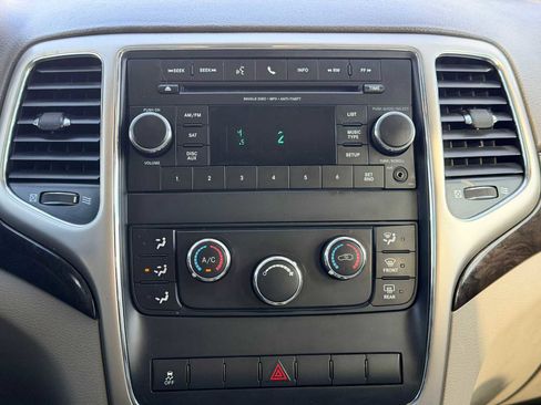 Used 2012 Jeep Grand Cherokee Laredo w/ All Weather Capability Group image 26