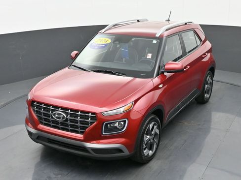 Used 2024 Hyundai Venue Limited image 41