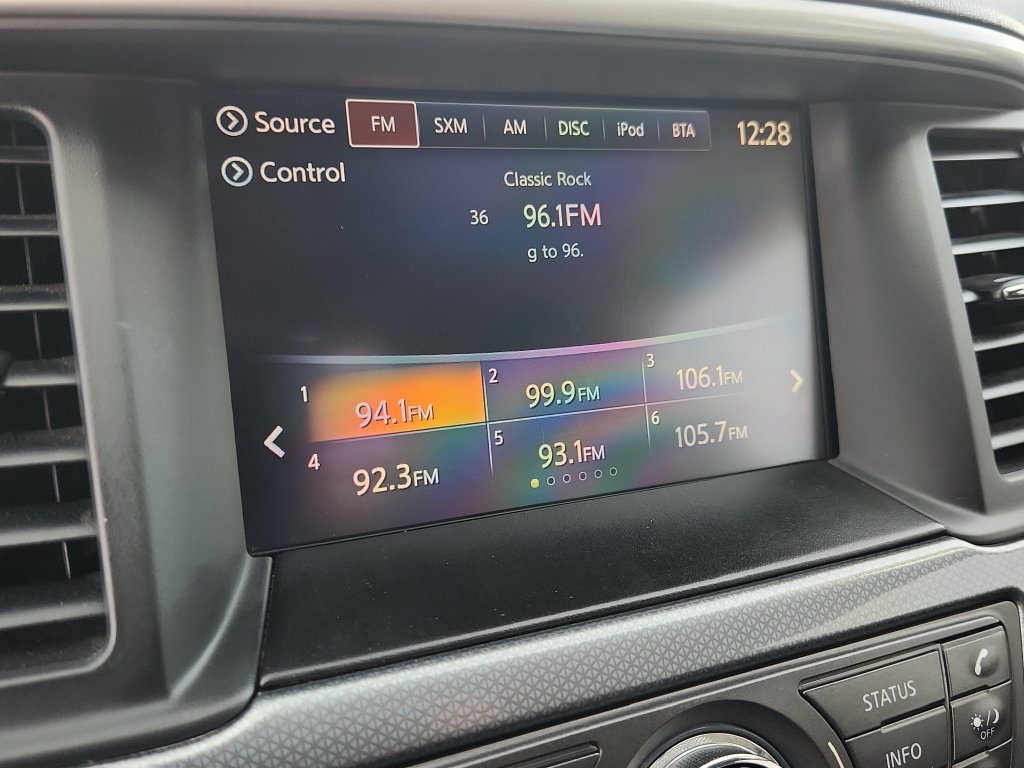 Used 2020 Nissan Pathfinder SL AWD/4WD image 25