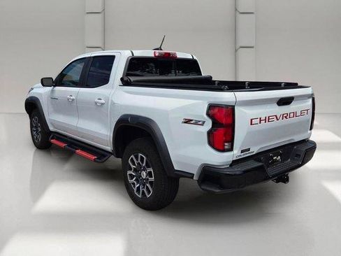 Certified 2023 Chevrolet Colorado Z71 w/ Z71 Convenience Package 2 AWD/4WD image 3