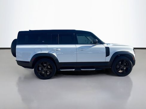Used 2023 Land Rover Defender 130 X-Dynamic SE image 6