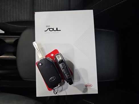 Used 2021 Kia Soul GT-Line FWD image 19