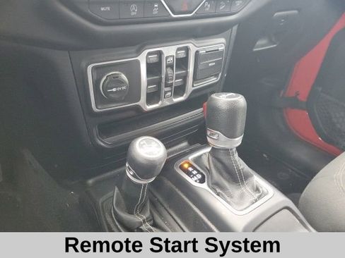 Used 2018 Jeep Wrangler Unlimited Sahara image 8