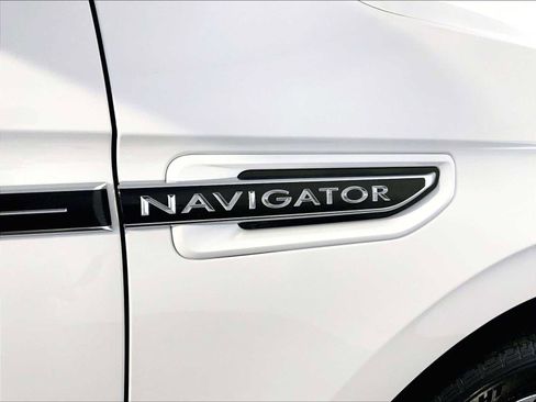 Used 2021 Lincoln Navigator Black Label AWD/4WD image 35