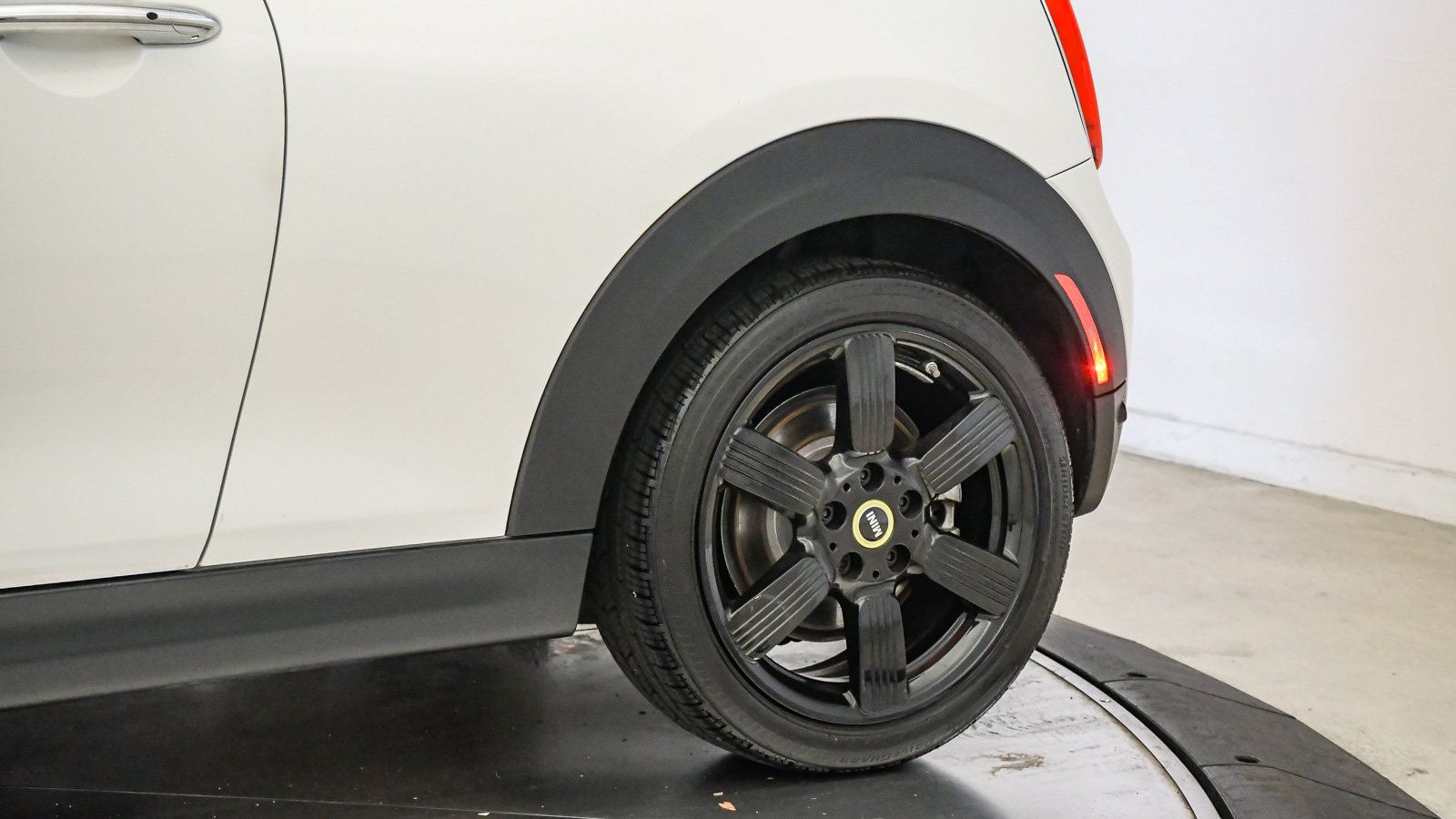 Used 2024 MINI Cooper SE FWD image 13