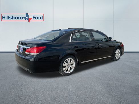 Used 2011 Toyota Avalon Limited image 7