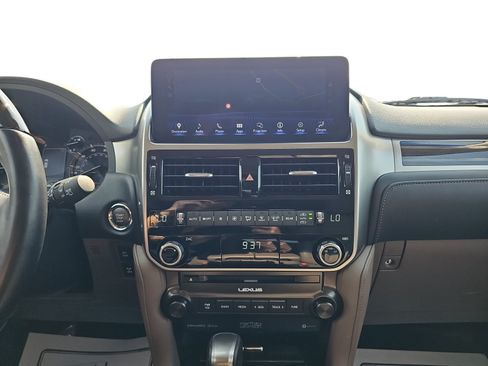 Used 2023 Lexus GX 460 Premium w/ Accessory Package AWD/4WD image 17