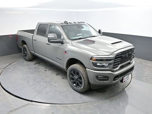 New 2026 RAM 2500 Laramie AWD/4WD image 44