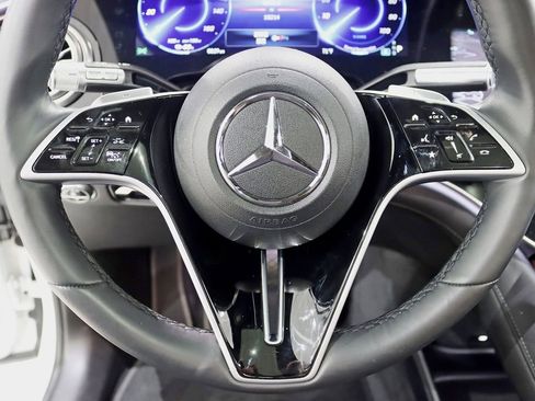 Used 2023 Mercedes-Benz EQS 580 4MATIC SUV image 16