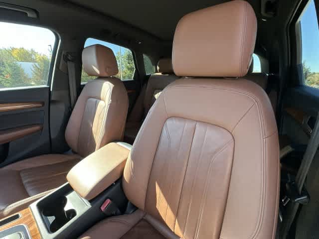 Used 2023 Audi Q5 2.0T Premium w/ Convenience Package AWD/4WD image 16