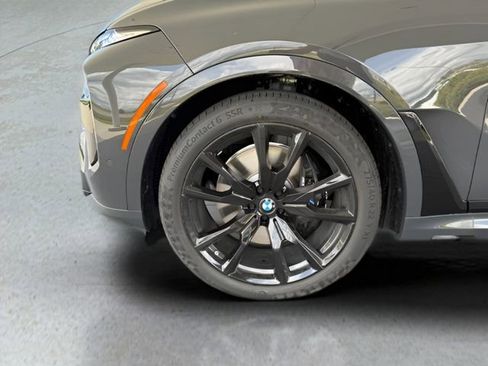 Used 2026 BMW X7 xDrive40i w/ M Sport Package image 15
