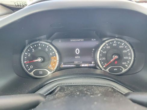 Used 2023 Jeep Renegade Latitude image 13