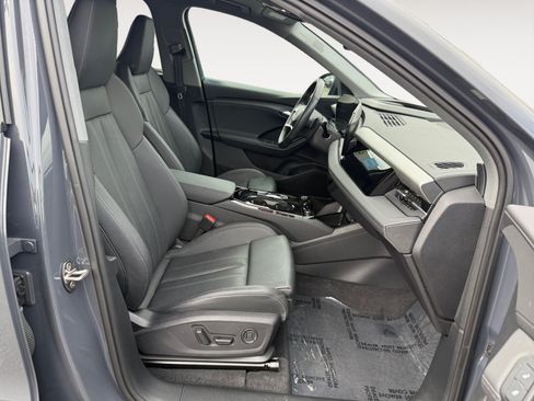 Used 2025 Audi Q6 e-tron Premium Plus w/ Premium Plus AWD/4WD image 19