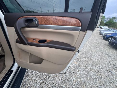 Used 2010 Buick Enclave CXL image 29