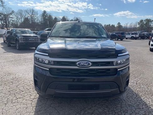 Certified 2024 Ford Expedition XLT image 3