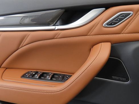 Used 2022 Maserati Levante Modena image 22