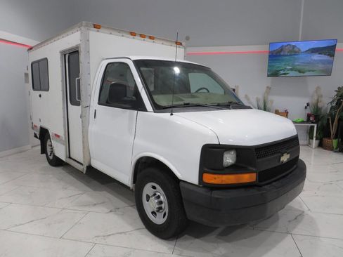 Used 2010 Chevrolet Express 3500 RWD image 1