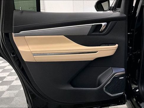 Used 2025 Buick Enclave Preferred w/ Power Package image 18