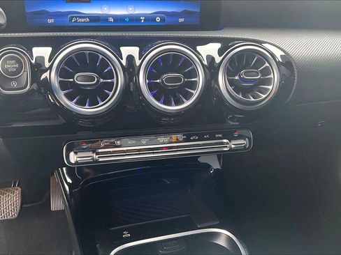 Used 2025 Mercedes-Benz CLA 250 image 29