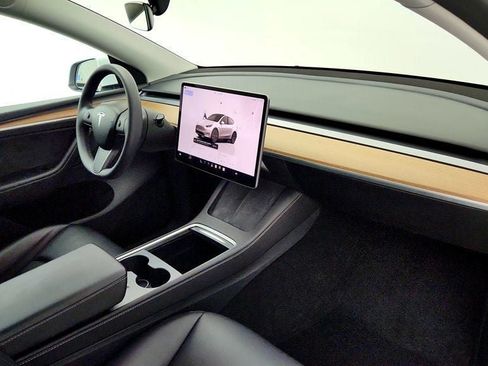 Used 2024 Tesla Model Y Long Range RWD image 28