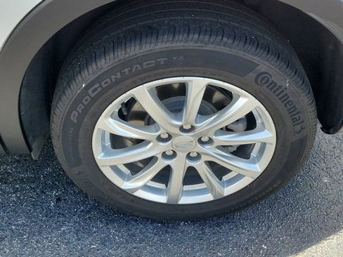 Used 2023 Cadillac XT4 Luxury FWD image 10