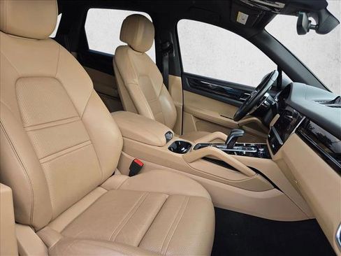 Used 2019 Porsche Cayenne image 21