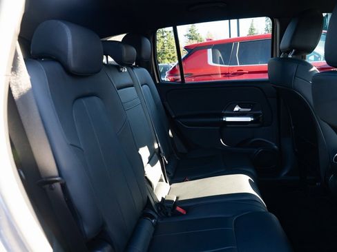 Used 2023 Mercedes-Benz GLB 250 4MATIC image 24