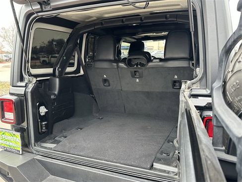 Used 2023 Jeep Wrangler Unlimited Rubicon image 31