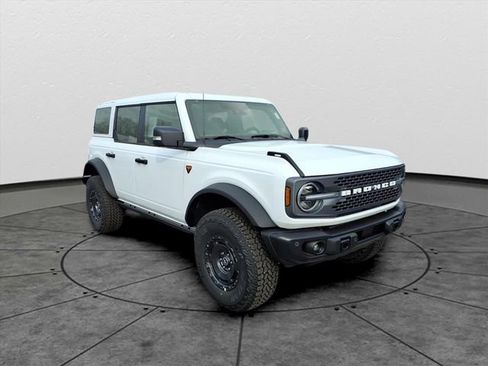 New 2025 Ford Bronco Badlands image 2