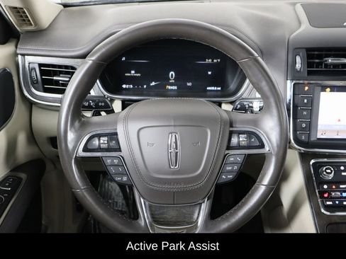 Used 2017 Lincoln Continental Reserve w/ Technology Package image 7