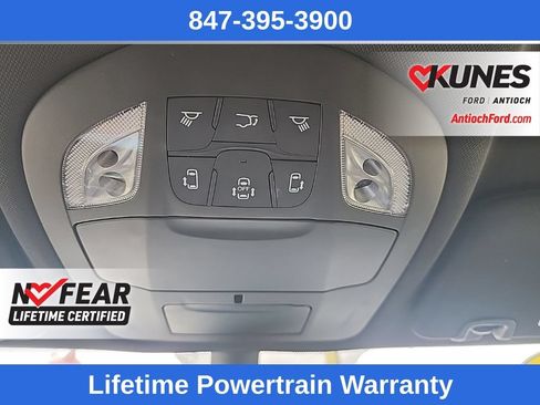 Used 2025 Chrysler Pacifica Select FWD image 26