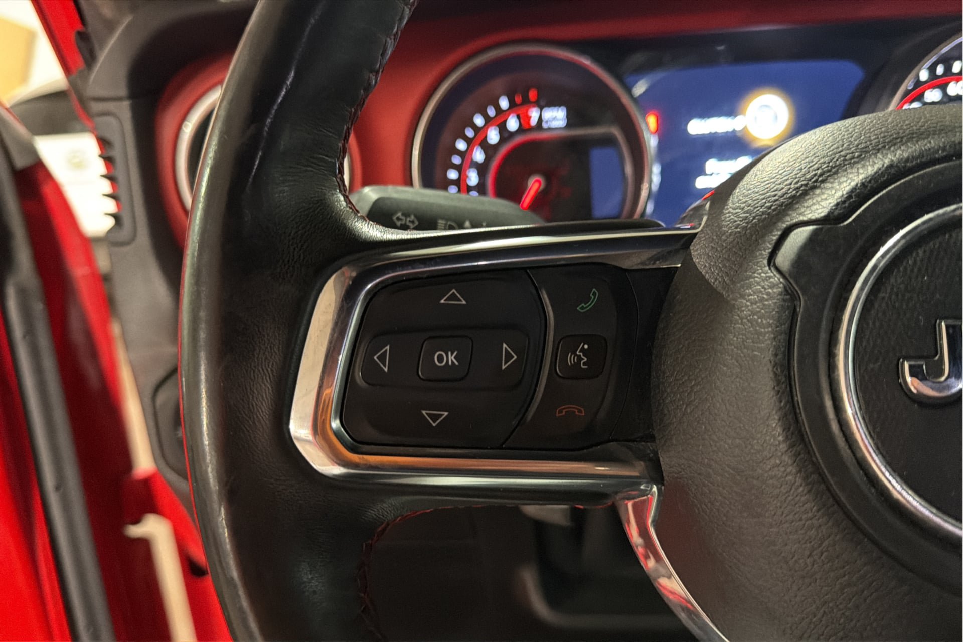 Used 2018 Jeep Wrangler Unlimited Rubicon AWD/4WD image 27