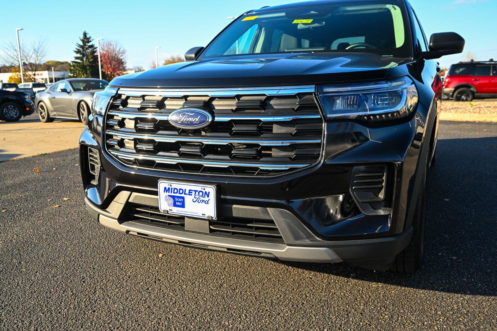 Used 2025 Ford Explorer Active AWD/4WD image 11