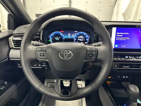 Used 2026 Toyota Camry XSE FWD image 18