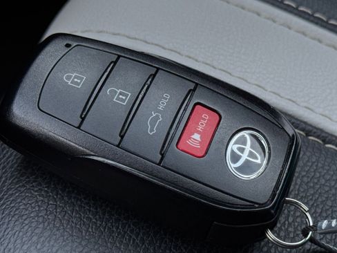 Used 2025 Toyota Camry SE image 22