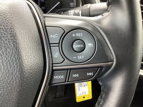 Used 2021 Toyota Camry SE FWD image 6
