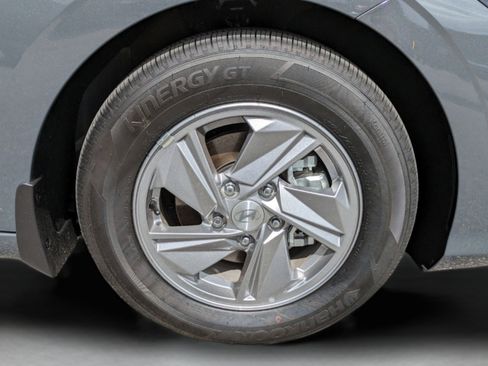 New 2026 Hyundai Elantra SE FWD image 15
