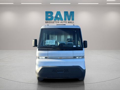 New 2025 Chevrolet Brightdrop 400 w/ Power Door Package image 2