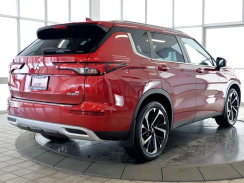 Used 2023 Mitsubishi Outlander SE AWD/4WD image 9