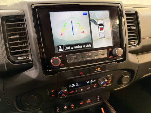 Used 2022 Nissan Frontier Pro-X RWD image 18